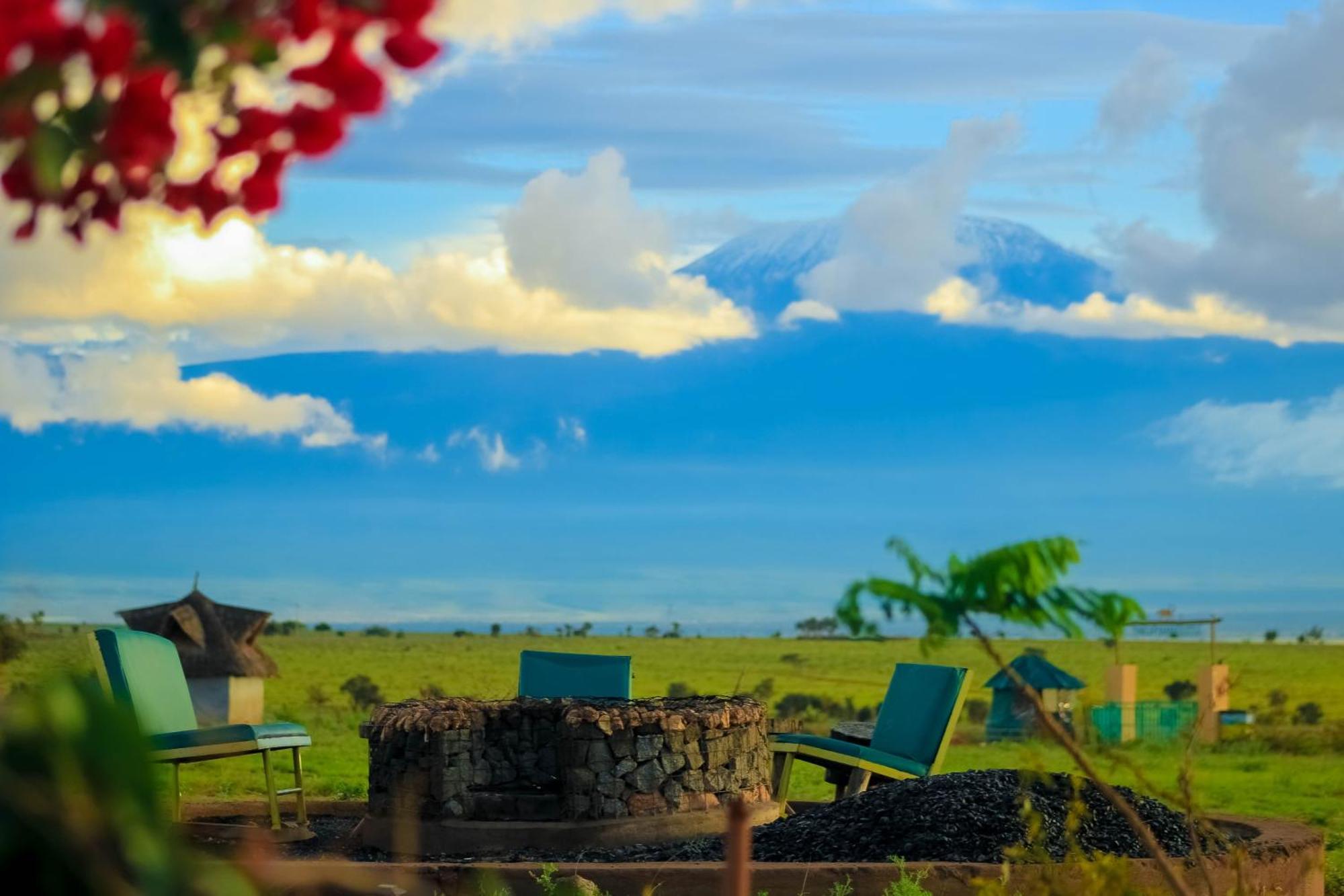 Little Amanya Camp Hotel Амбосели Екстериор снимка
